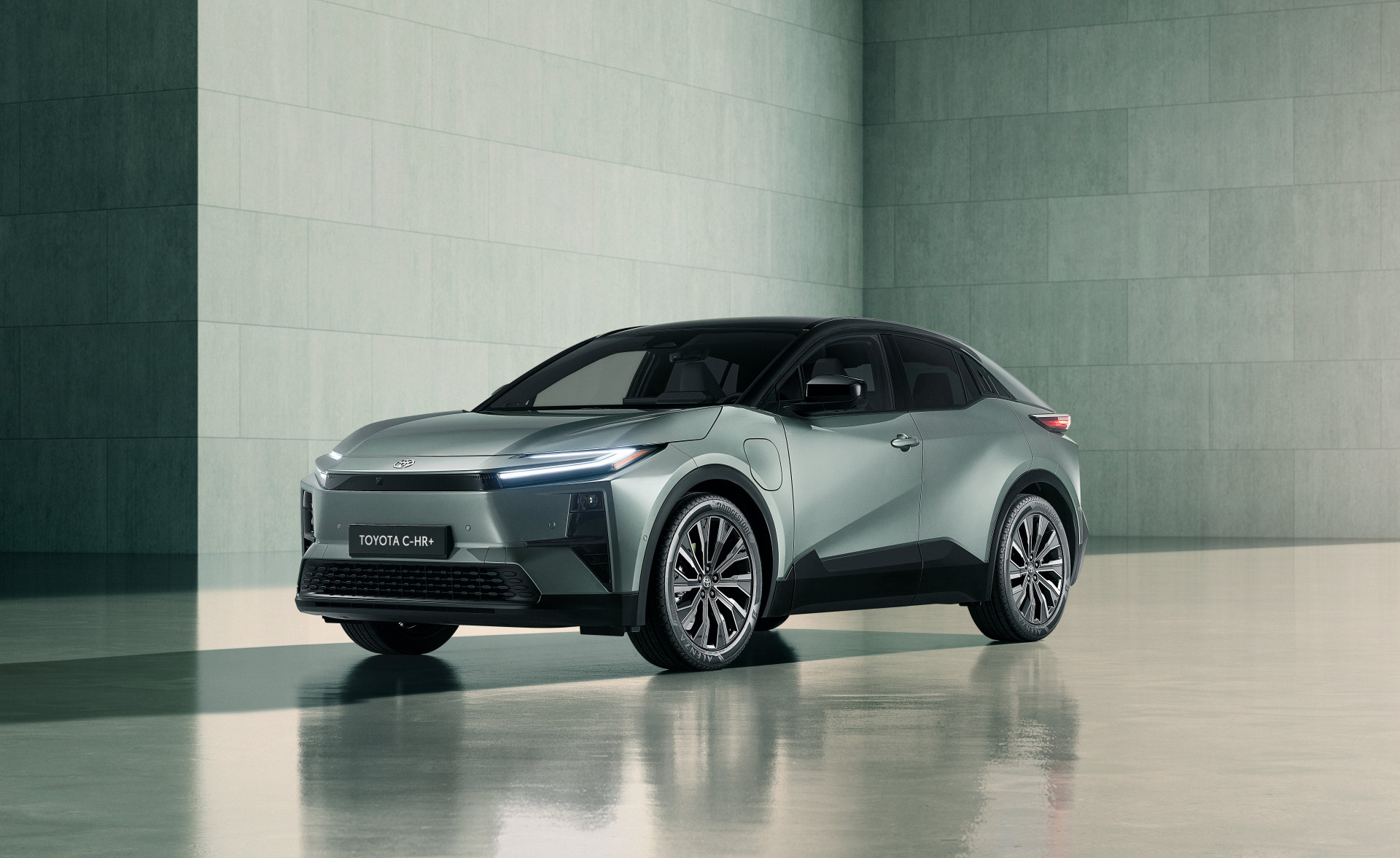 28 mai 2025À la une Actualités Electriques (BEV) Toyota dévoile le nouveau C-HR+ : une réinvention électrique audacieuse