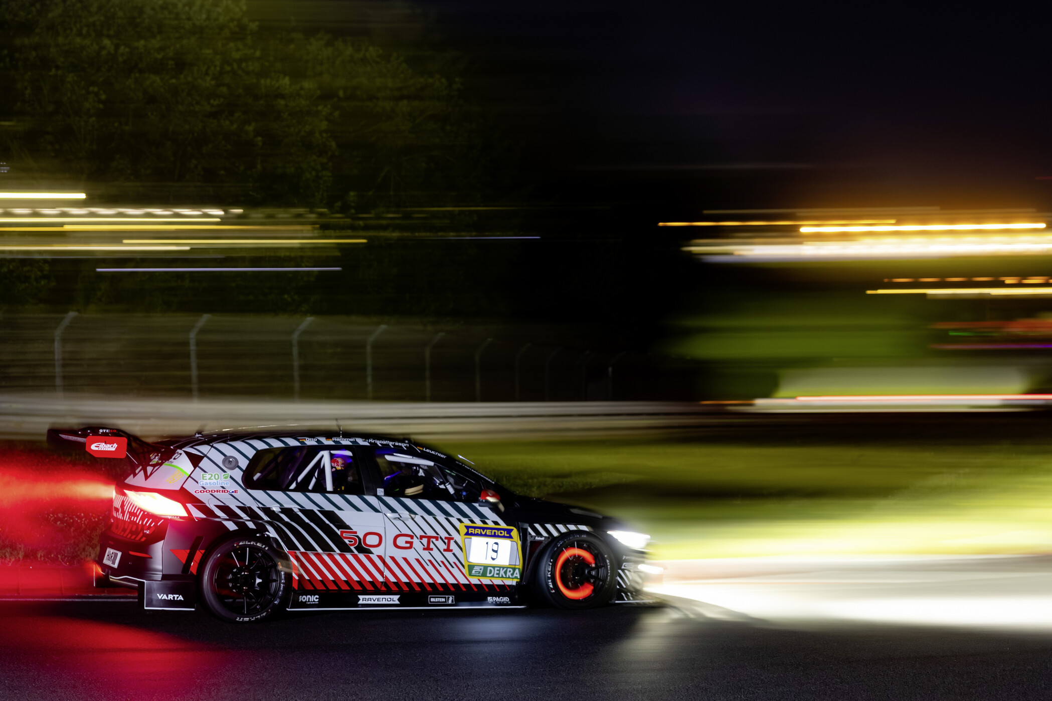4 août 2025À la une Actualités Thermique (ICE) La Golf GTI encore victorieuse aux 24 heures du Nürburgring !