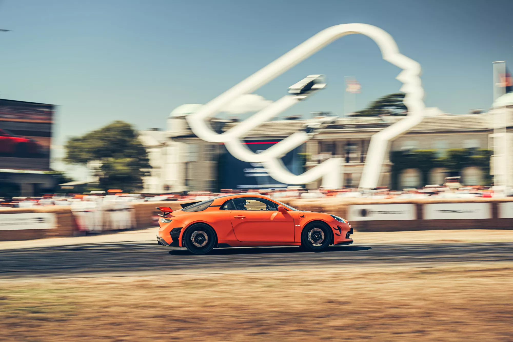 9 août 2025À la une Actualités Thermique (ICE) Alpine brille au Goodwood Festival of Speed 2025