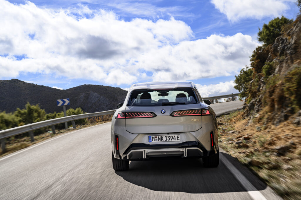 Nouveau SUV électrique BMW iX3 2026-vue arriére