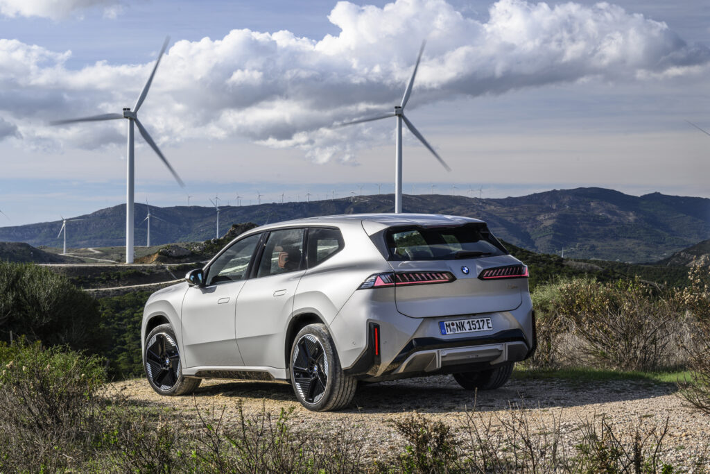 Nouveau SUV électrique BMW iX3-vue de profil 2026